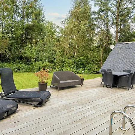6 Person In Hemmet-by Traum * Hemmet